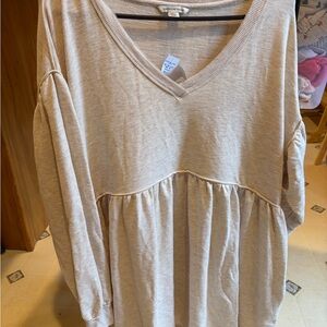 American Eagle Outfitters Beige V-Neck Babydoll Tunic- fits like a large or xlar